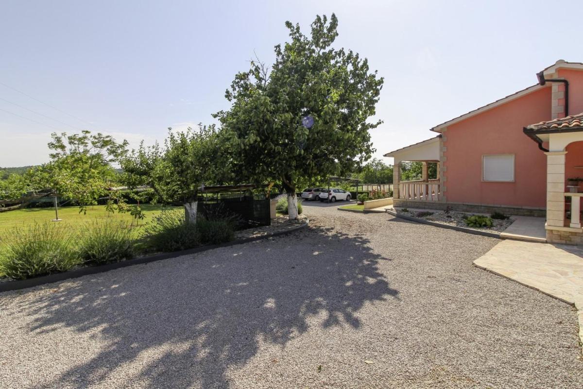 Villa Linda In Lovrinici à Pazin Extérieur photo