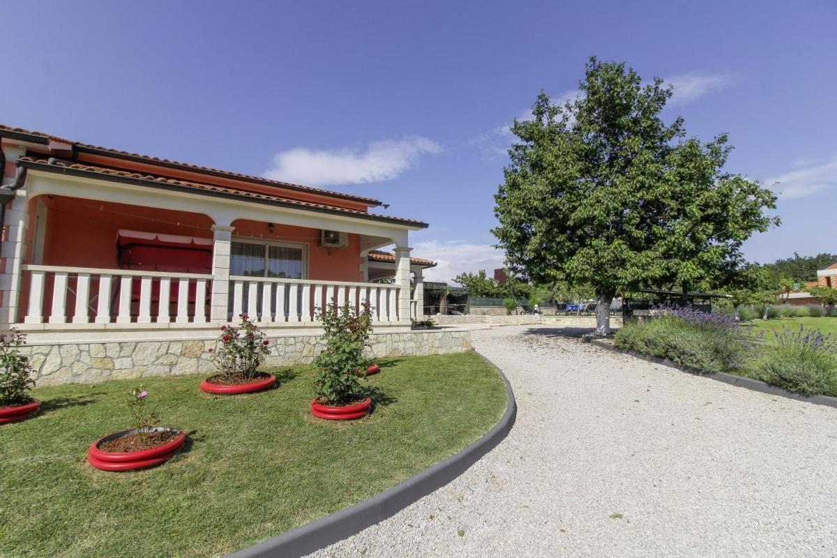Villa Linda In Lovrinici à Pazin Extérieur photo